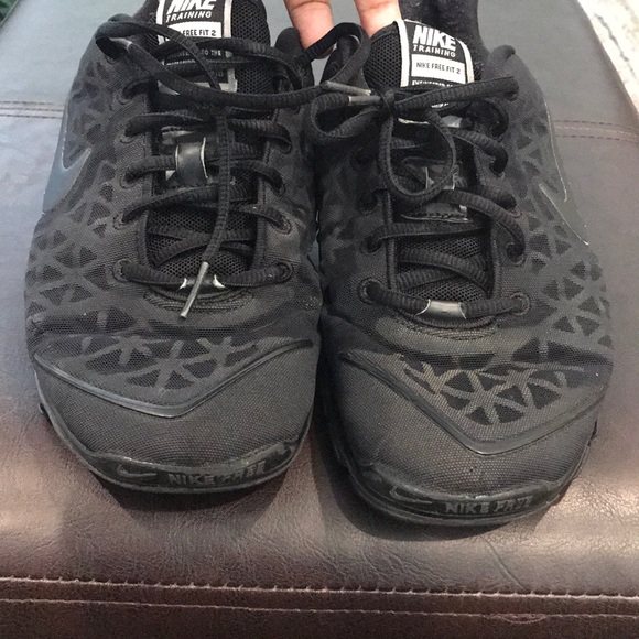 Black nike sneakers - Picture 1 of 3